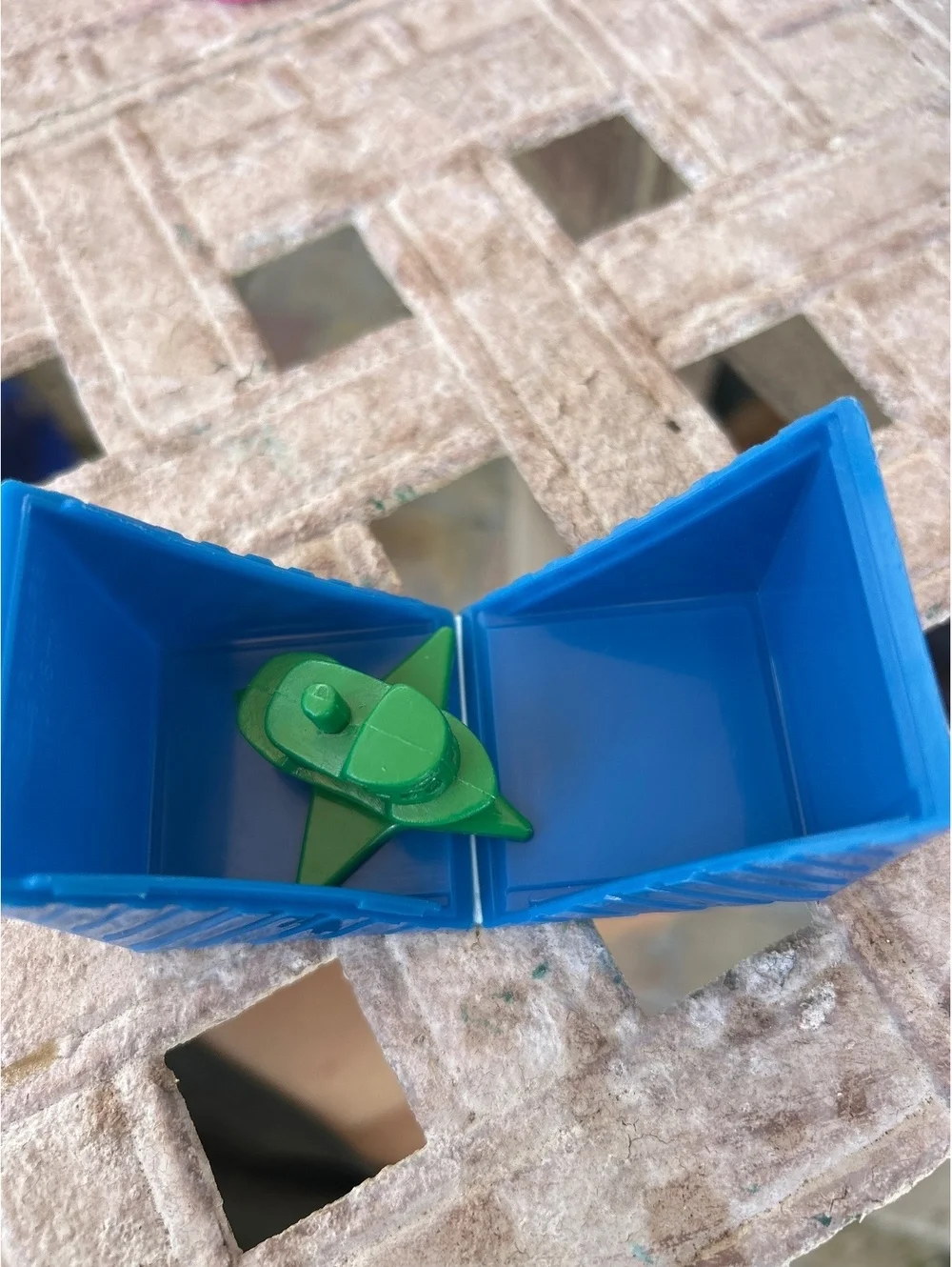 Tupperware replacement plastic block B with boat